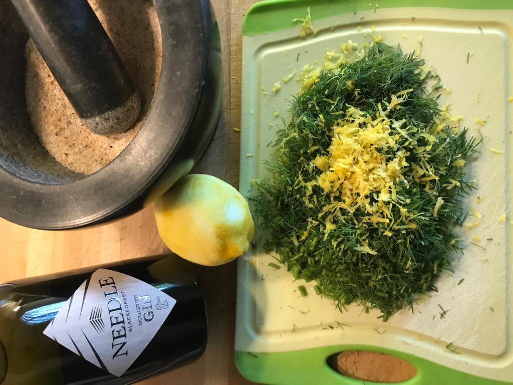 Lachs selbst beizen – natürlich mit Gin
